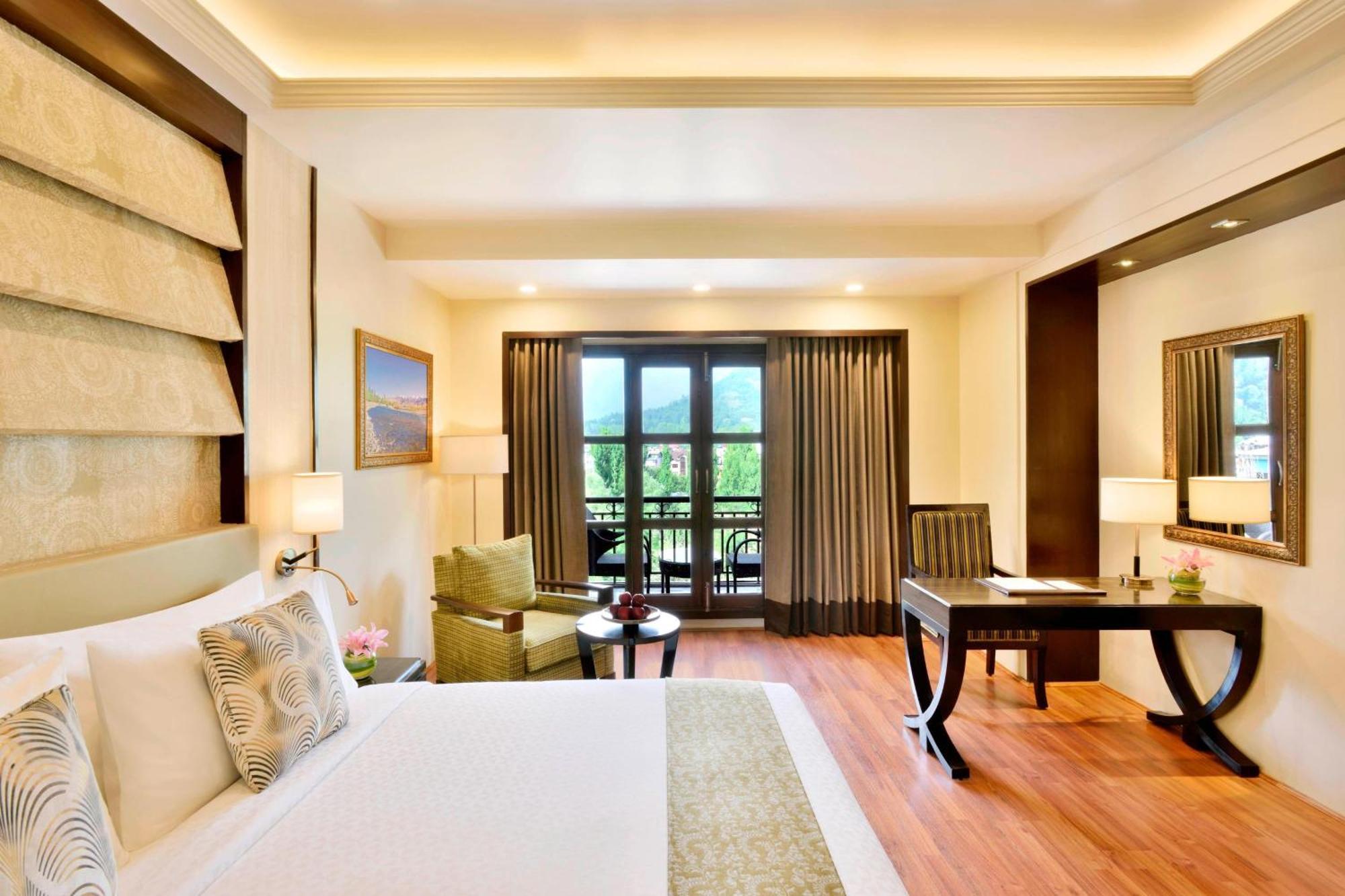 Four Points By Sheraton Srinagar Екстериор снимка