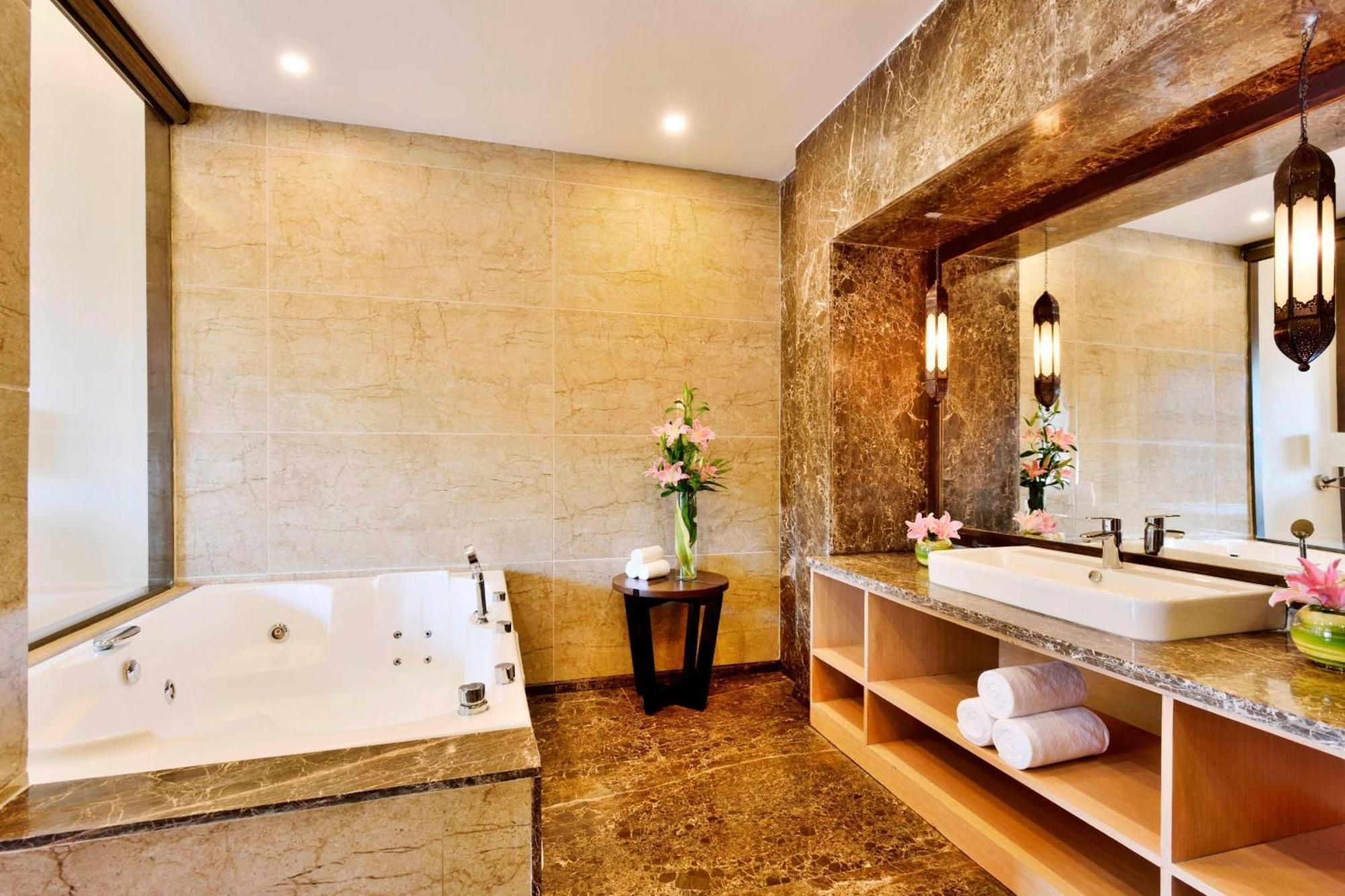 Four Points By Sheraton Srinagar Екстериор снимка